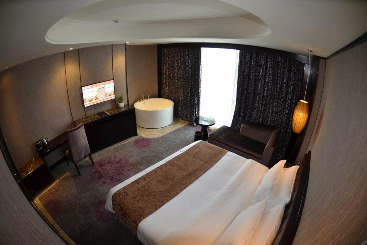 Xiamen Wanjia Oriental Hotel Exterior photo